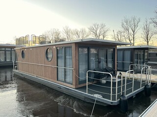 Nordic 40 Met Ligplaats NS 40 Eco 36m2 Houseboat BILD 1