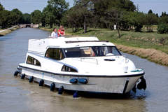 Le Boat Mystique (barco de motor)