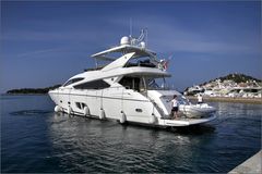 Sunseeker 25m Luxury Yacht (powerboat)