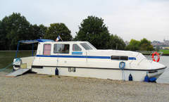 Les Canalous Triton 1060 Handy (powerboat)
