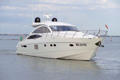 Princess V70 (barco de motor)