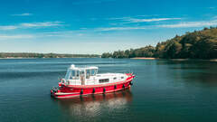 Riverboat 1122S (powerboat)